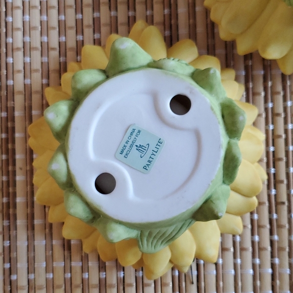 PartyLite Tealight Holders Set of 2 - Butterfly & Ladybug on Sunflowers - Picture 13 of 15